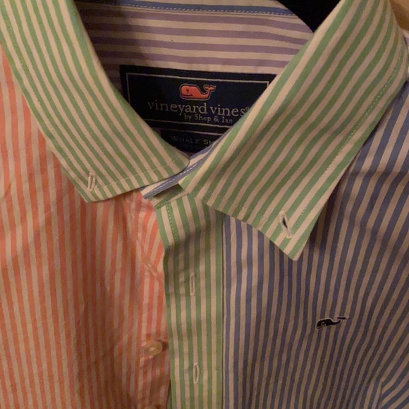 Vineyard Vines button down shirt - Picture 2 of 3